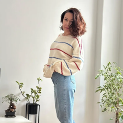 Originální oversized svetr – inspirovaný Pippi