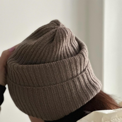 Lehká merino čepice s ohrnutým lemem