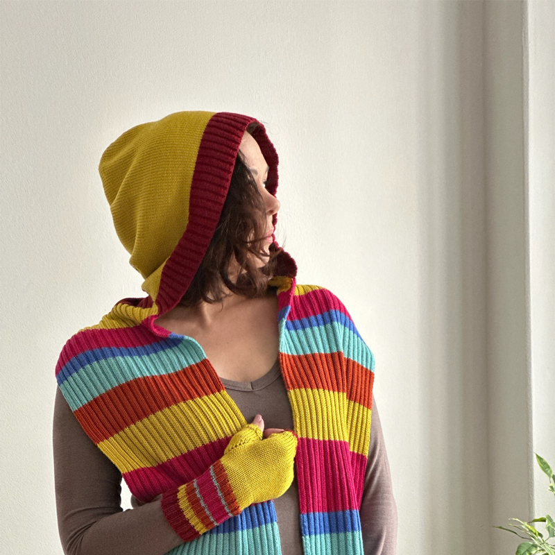 Pletené kapuce s šálou a rukavičkami bez prstů